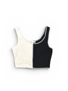 ROMWE Black & White Asymmetric Ribbed Crop Top